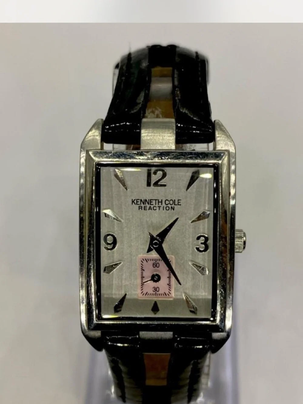 *** Kenneth Cole ^^ Reaction Silver Dial Watch /   Pink Subdial ^^^